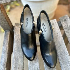 Michael kors black boots size 8